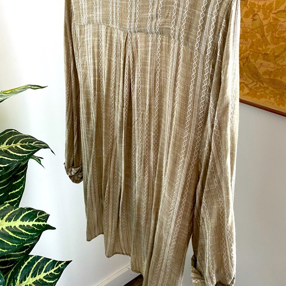 High low twist front top - Picture 2 of 2